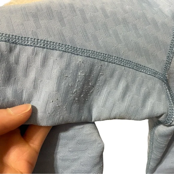 Mountain Hardwear 1/2 zip pullover - Picture 7 of 8